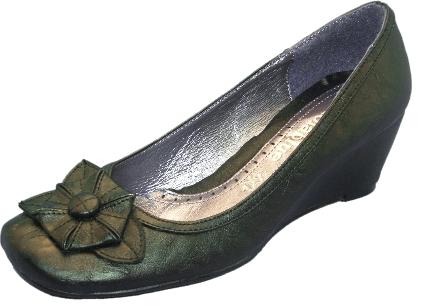 Zapato juvenil de cuña de la casa Lola blue.Ref:29d525