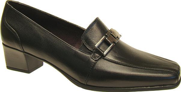 Zapato de tacon bajo en piel para Sra. Pitillos.Ref:743